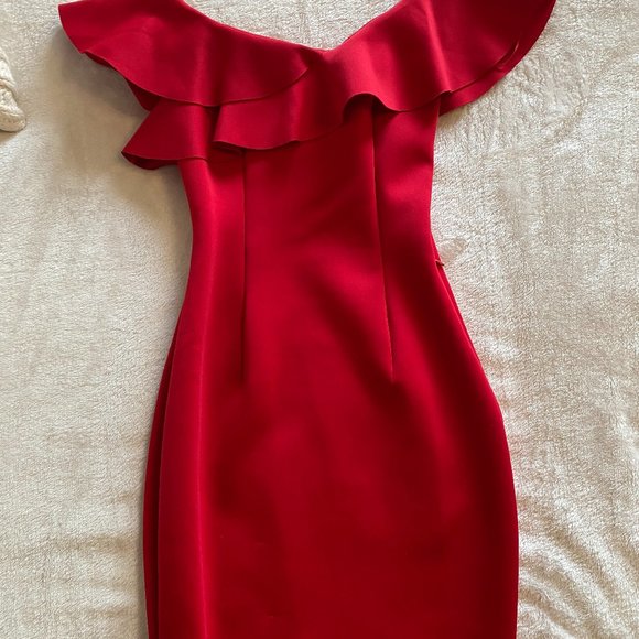 GUESS Red off-the-shoulder dress - Picture 1 of 3